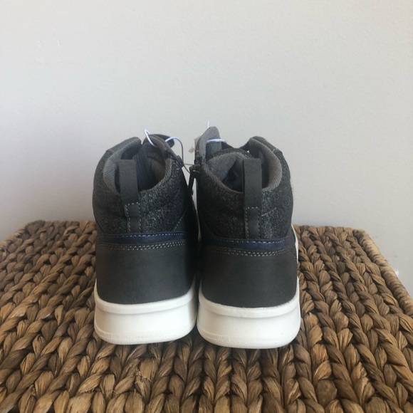 NWT Art Class Geoff Boys’ High Top Sneaker Size 2 - Picture 4 of 5